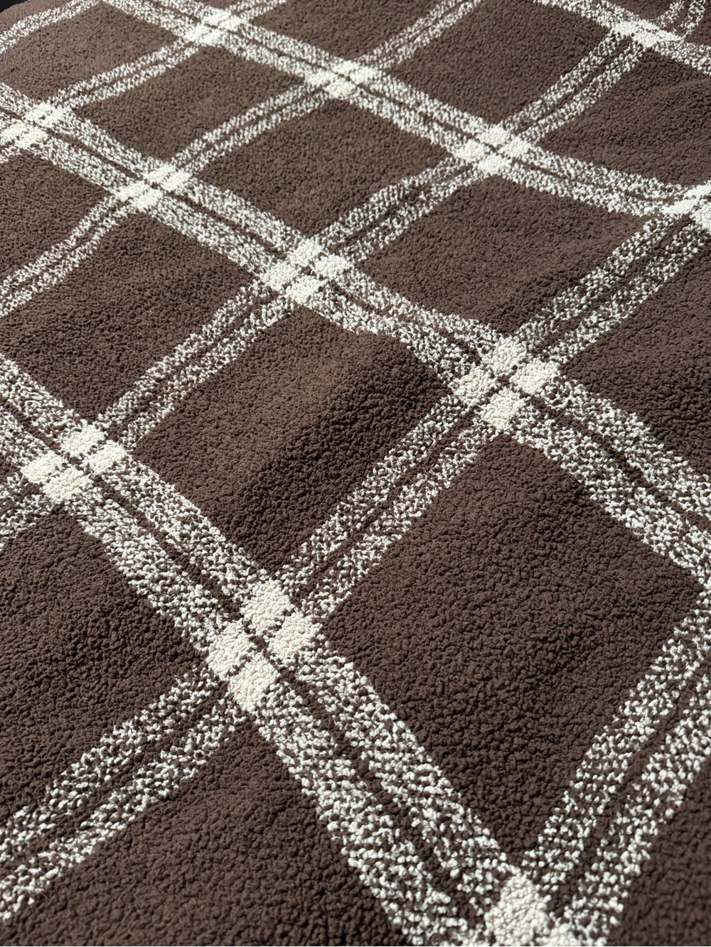 Signature Homestyles Brown and Cream Patterned Throw